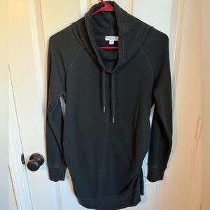 3/$15 | Liz Lange Black Maternity Sweatshirt